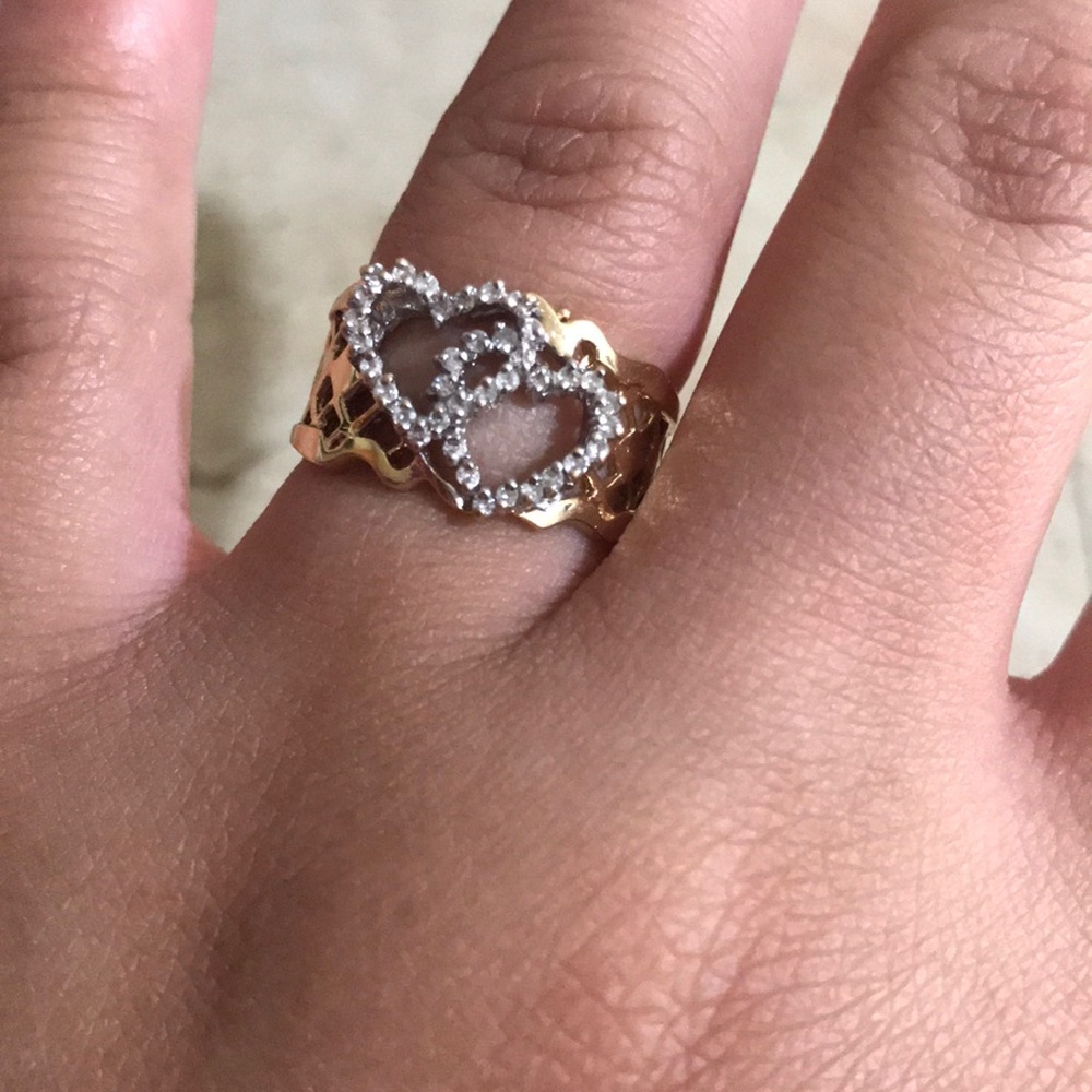 🌺Authentic 14K Yellow Heart Ring approx .30cts!